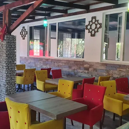 בית אירוח Sun Rose פמוקלה