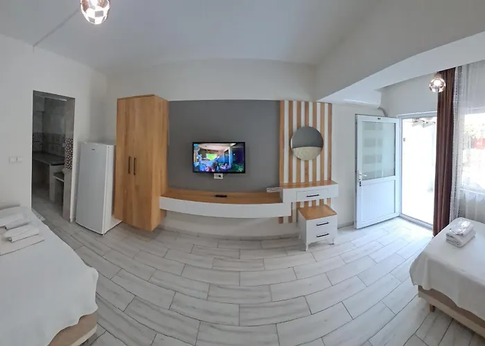 בית אירוח Sun Rose פמוקלה