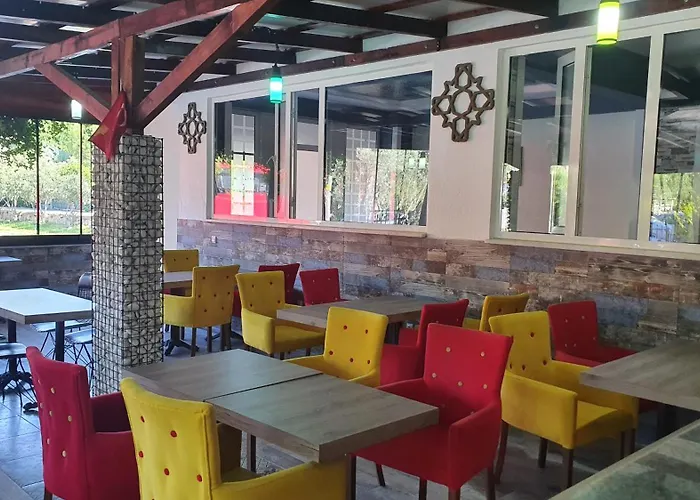 בית אירוח Sun Rose פמוקלה